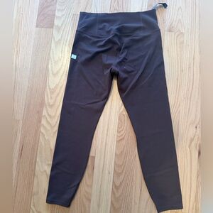 Vuori Chocolate Brown Activewear